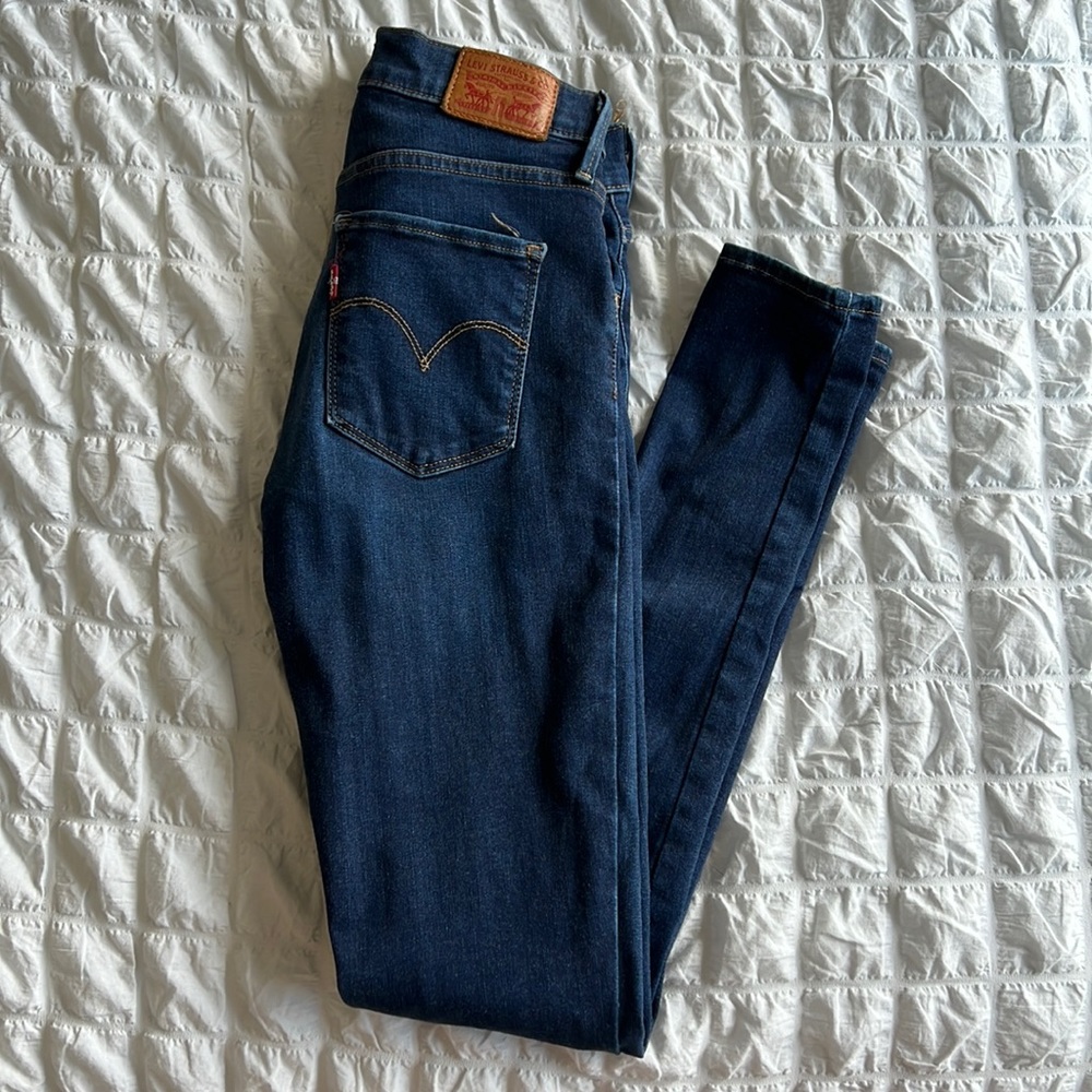 Levi’s 720 High Rise Super Skinny 26